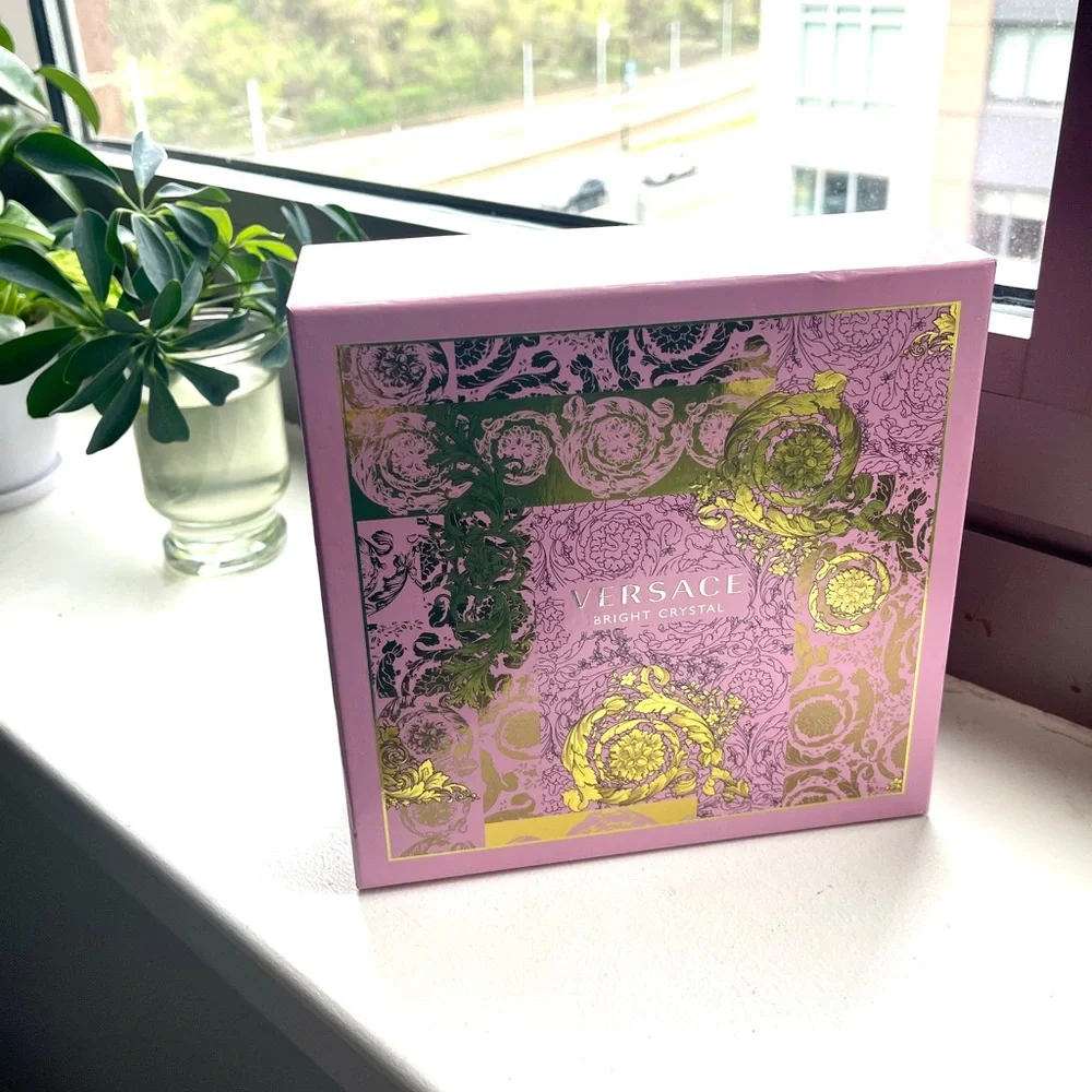 Versace Bright Crystal Box - Picture 2 of 6